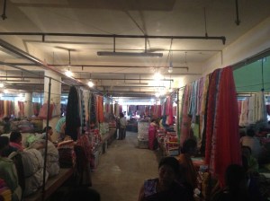 Every aisle had something amazing to offer... there were plenty of non-manipuri dupattas(stoles) & power-loom woven bed linen too much to my disappointment!